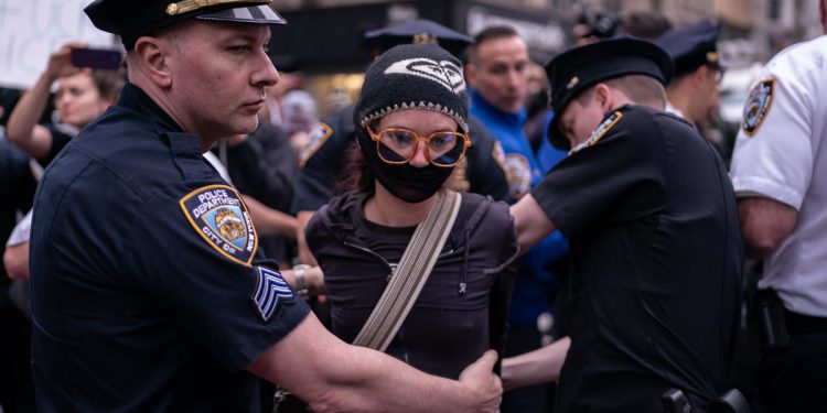 Prosvjedi koji se povećavaju u cijeloj zemlji kako bijes raste zbog Trumpove imigracije