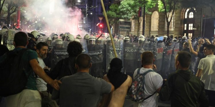 Prosvjednici u Beogradu koji pozivaju na građanski rat – govornik srpskog parlamenta – RT World News