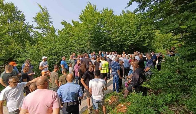 Prosvjedovali Hercegovci i Crnogorci, traže da se ponovno otvori granični prijelaz koji su godinama koristili