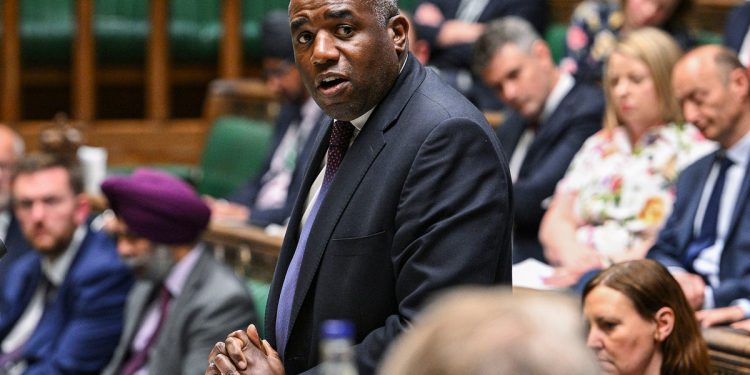 Prvi let za evakuaciju kreće se jer 1.000 Britanaca traži bijeg Izraelske ratne zone