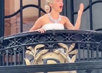 Prvo pogledajte Rachel Zegler kao Eva Perón u Eviti dok pjeva ne plači za mnom Argentinu na londonskom balkonu Palladium