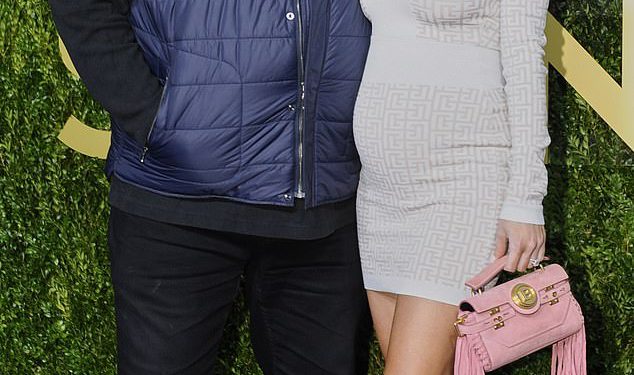 Radio kralj Kyle Sandilands otkriva divljački dar koji je dobio od svoje supruge Tegan dok slavi svoj 54. rođendan