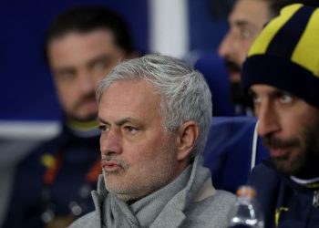 Razgovarajte protiv Mourinha i Scandal u Türkiye: Vrh nogometa ostavke