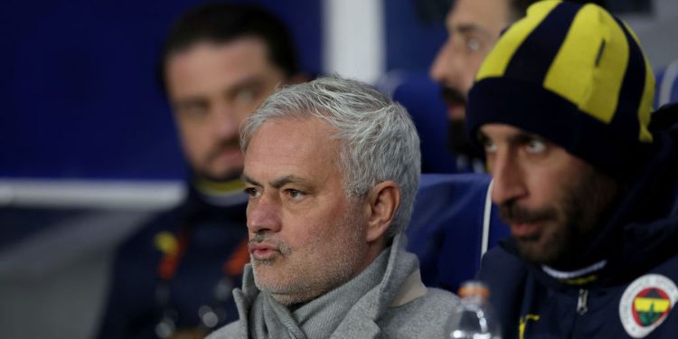 Razgovarajte protiv Mourinha i Scandal u Türkiye: Vrh nogometa ostavke