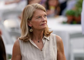 Republikanski Murkowski naziva kauku s demokratima “zanimljivim hipotetičkim”