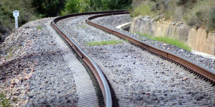 Revolucionarni projekt: Testira se ‘beskonačni vlak’ koji se sam puni tijekom vožnje