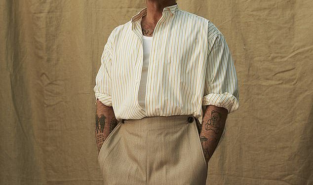 Robbie Williams potvrdio je kao FIFA glazbeni ambasador dok bilježi službenu himnu za početak klupskog Svjetskog kupa u Miamiju