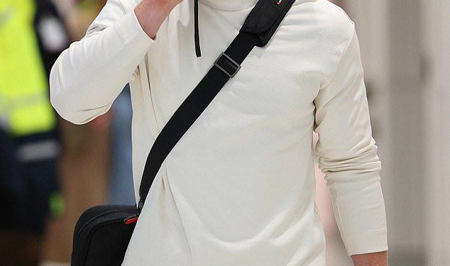 Robert Irwin nosi Rolex od 23.750 dolara, jer donosi vrlo moderan dolazak u Sydney, nakon što je vrlo poznata zvijezda A-liste darovanu jednoj sestri Bindi