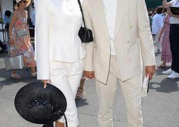 Rochelle Humes je uzor šika dok se pridružuje suprugu Marvinu, sir David Beckham, Eddie Redmayne sa suprugom Hannah Bagshawe, i naravno – Cliff Richard prvog dana Wimbledona