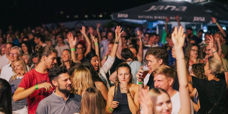 Rovinj FM slavi 10. rođendan!