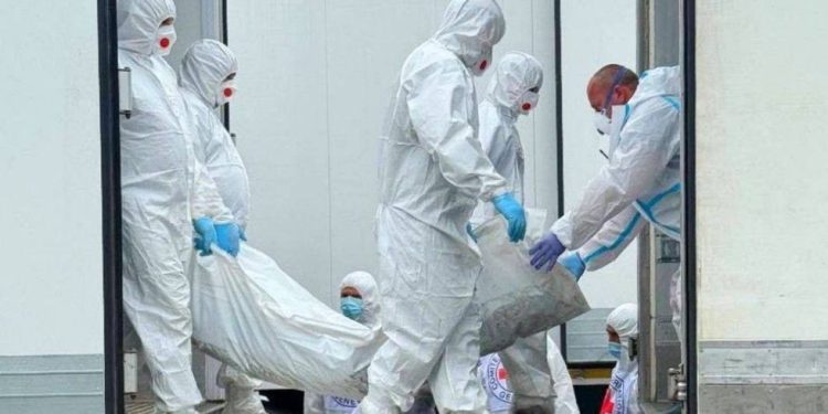 Rusija donosi ostatke od preko 1200 vojnika u Ukrajinu – izvori – RT Rusija i bivši Sovjetski Savez