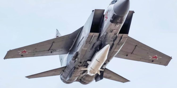 Ruska vojska Kinžalima i Iskanderima na niz vojnih objekata