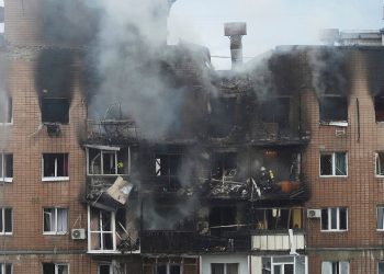 Ruski napadi drona i rakete ubijaju najmanje 4 u istočnoj Ukrajini