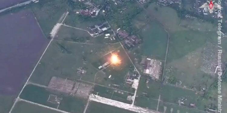 Ruski vojni štrajkovi Ukrajinsko mjesto za lansiranje bespilotnih letjelica (video) – RT Rusija i bivši Sovjetski Savez