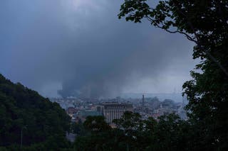 Dim se raste nakon što je ruski bespilotni udar na Kijev