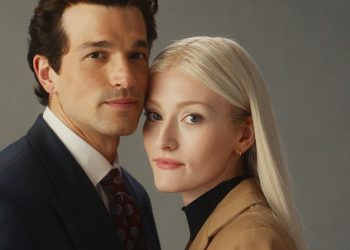 Ryan Murphy ulazi u bizarnu internetsku pljusak s nećakom JFK JR -a dok otkriva prvi pogled na američku ljubavnu priču