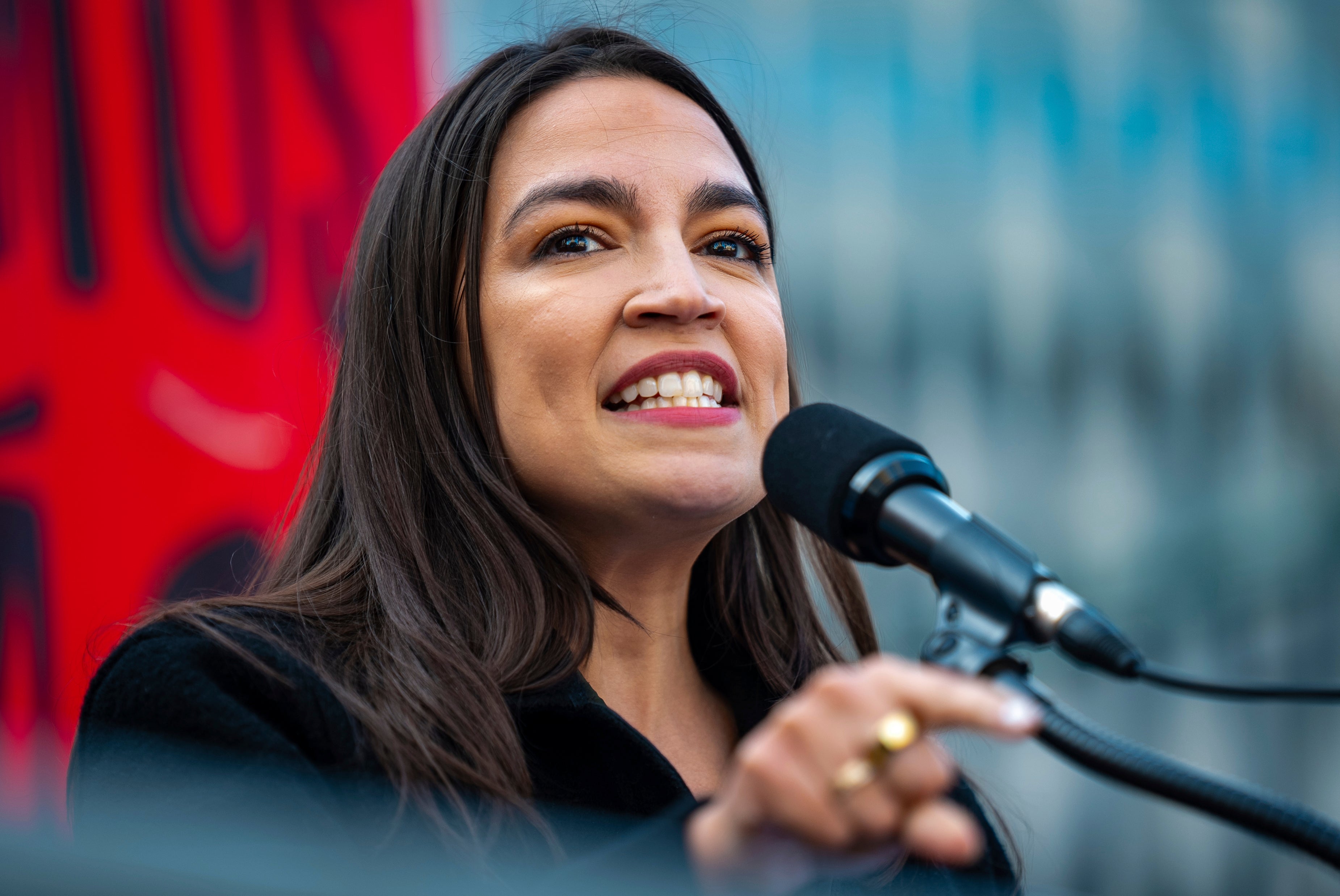 Veleposlanik Alexandria Ocasio-Cortez rekao je da su predsjednik Donald Trump i Feud Elona Muska potvrdili što je govorila o neograničenom bogatstvu.