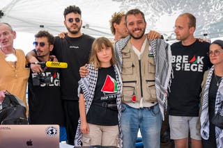 Greta Thunberg s dijelom posade broda Madleen, malo prije odlaska u Gazu