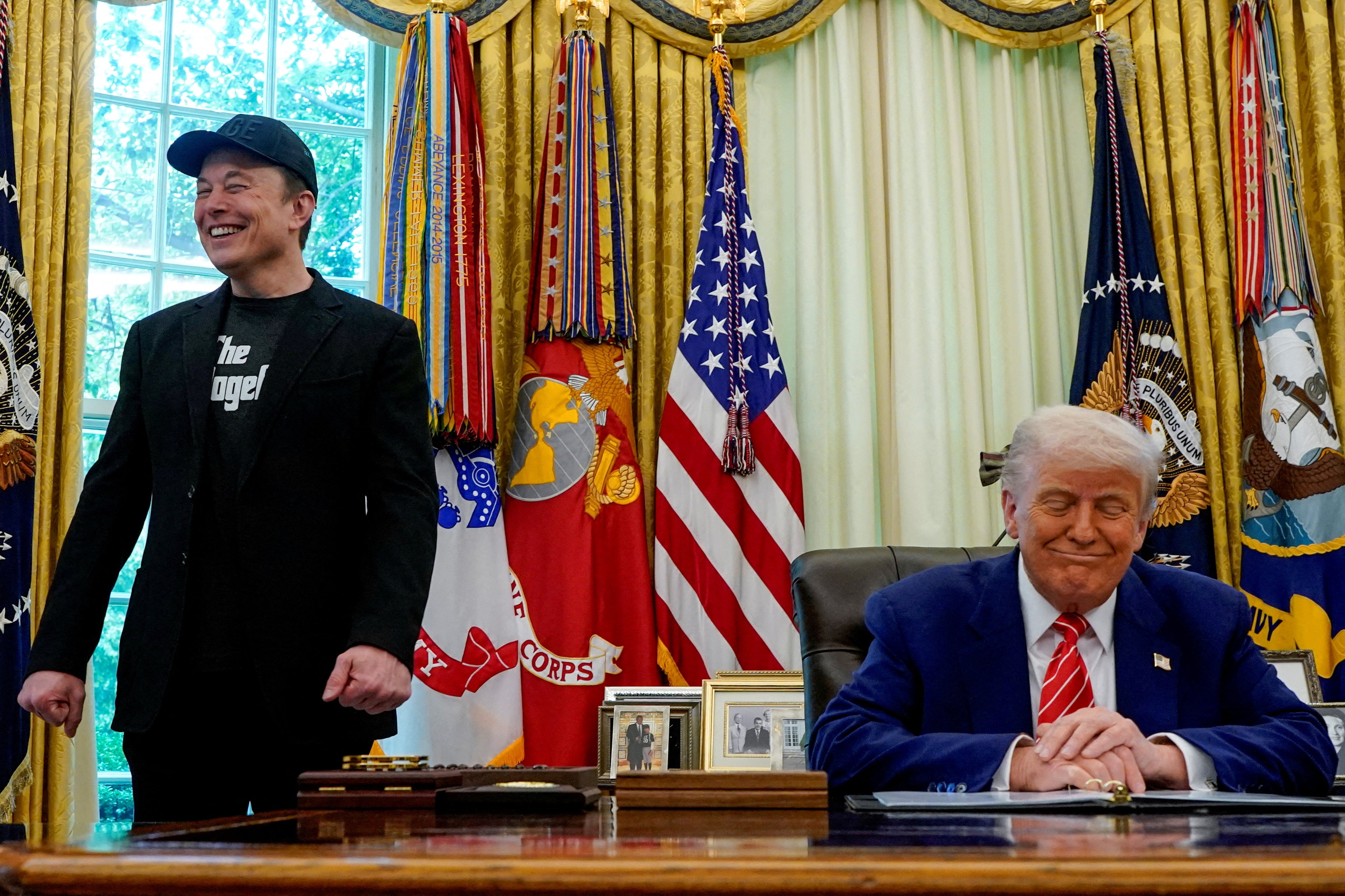 Elon Musk optužio je predsjednika Donalda Trumpa da je imenovan u dosjeima Epsteina usred njihovog javnog pada prošlog mjeseca
