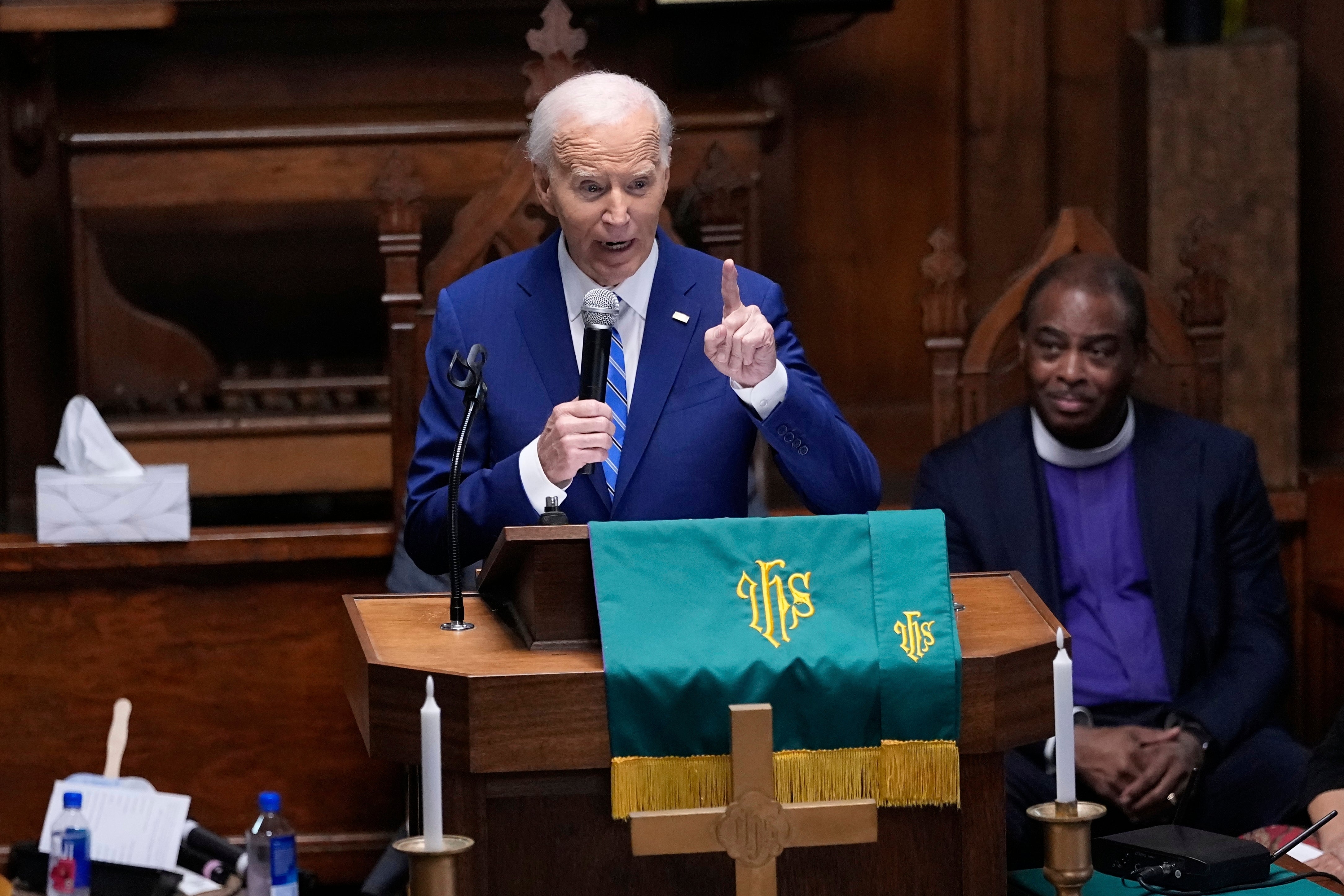 Čini se da je bivši predsjednik Joe Biden kritizirao napore predsjednika Donalda Trumpa da vrati imena vojnih logora koji su prvobitno imenovani po vođama Konfederacije