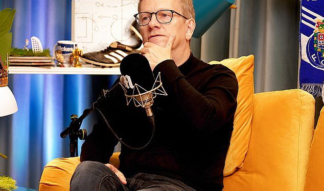 ‘Sam Allardyce htio mi je odbiti vrata’: Ian Ladyman kaže Marku Clattenburgu o izvanrednom trčanju s bivšim menadžerom Premier lige na novom Mail Podcastu