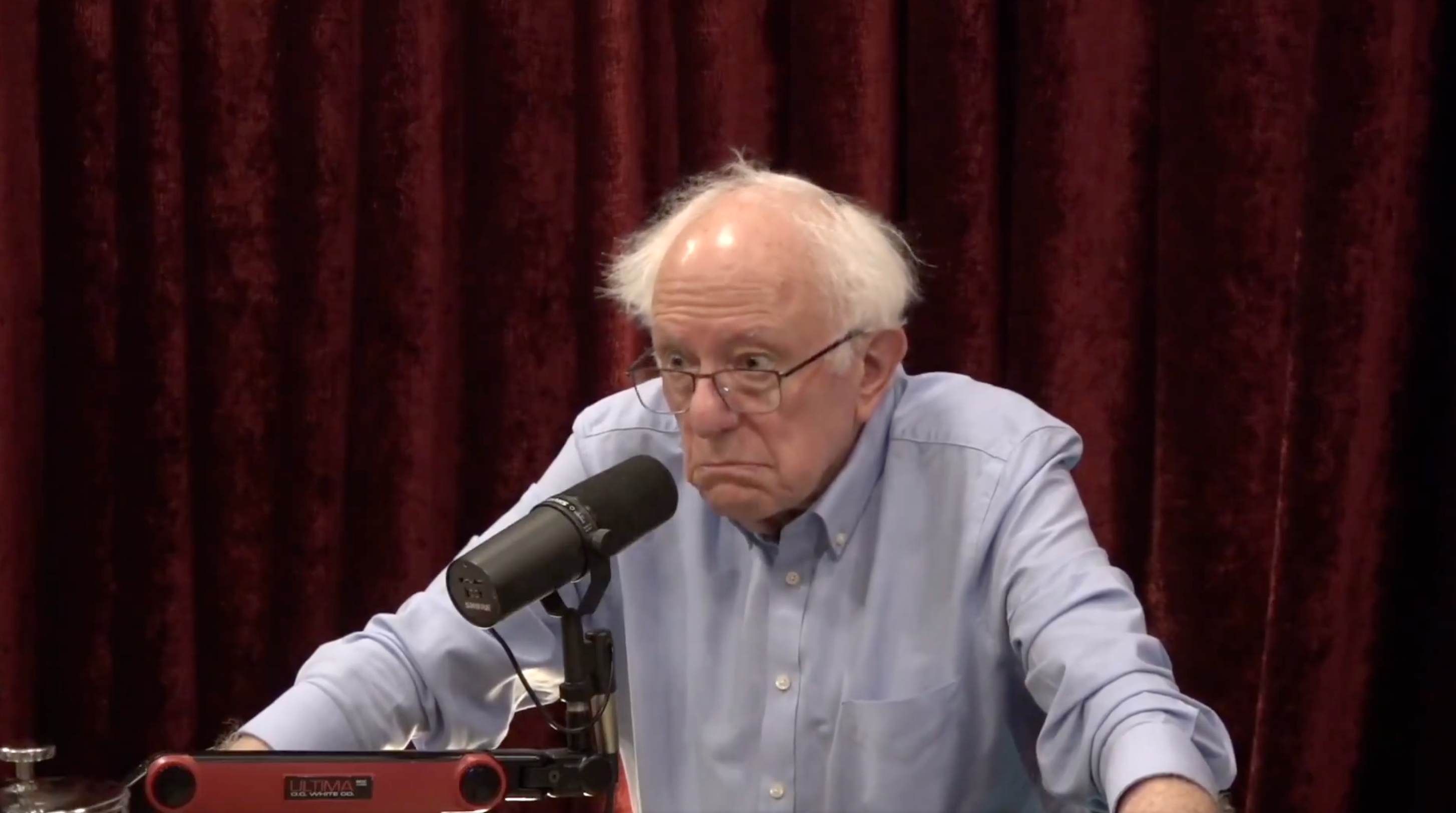 Vermont senator Bernie Sanders prekinuo je svoju tišinu o potencijalnom predsjedničkom trčanju dok se pojavio na podcastu Joe Rogan Experience