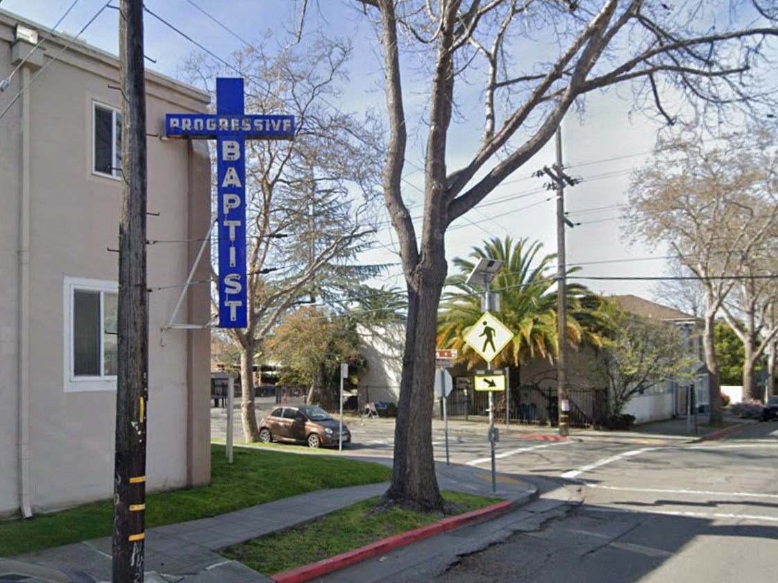 Pomoćnik pastora u novoj progresivnoj kršćanskoj baptističkoj crkvi u Oxnardu u Kaliforniji, priznao je da je izlazio s crkvenim sredstvima tijekom preseljenja u Tennessee i kupovine novih automobila i drugih osobnih predmeta