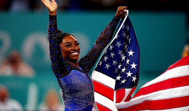 Simone Biles kaže da Riley Gaines izgleda kao muškarac u bijesnom napadu na komentatora protiv transa