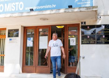 Slobodna Dalmacija – Bulj s kamionima punim smeća stigao u Split, županu Bobanu pred vrata! ‘Očekivao sam ga, ali nema on onu stvar…’