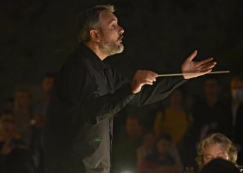 Slobodna Dalmacija – Jure Bučević: Htio sam biti kuhar, ali put me odveo ka glazbi. Božanstven je osjećaj kad ti kažu…