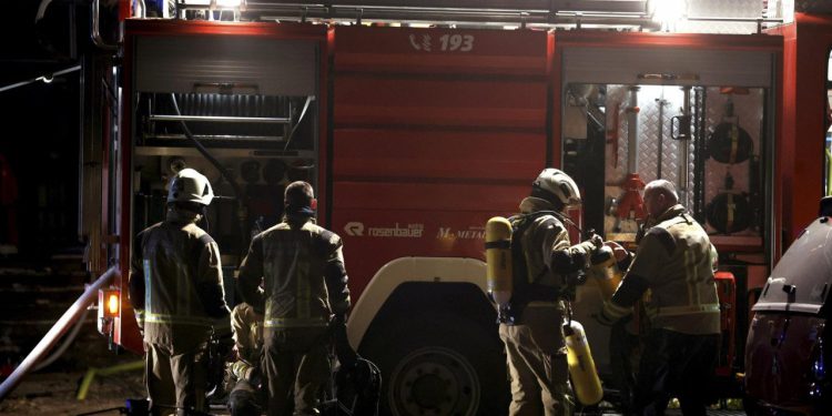 Slobodna Dalmacija – Opet okršaj ispred splitskog noćnog kluba? I vatrogasci su tamo u 4 ujutro bili pozvani na intervenciju, evo radi čega