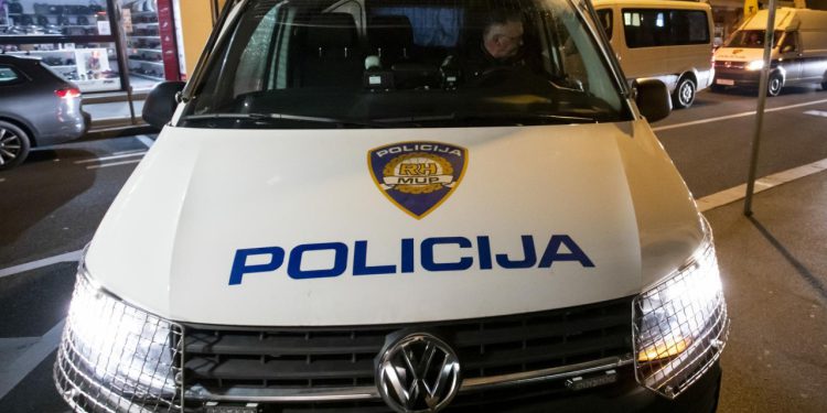 Slobodna Dalmacija – Ponavljač prekršaja iz Trogira predan u zatvor; sada će se tamo otrijezniti, jer je stalno pijan za volanom!