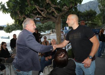 Slobodna Dalmacija – Roščić: Radićevi ljudi upadaju u kuće i traže glasove; Radić: Roščiću, dosta je bilo tvojih manipulacija, gotov si!