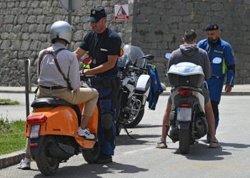 Slobodna Dalmacija – Splićanin sa skuterom pobjegao policiji usred bijela dana; brzo su ga dohvatili! Sud ga odmah strpao u zatvor