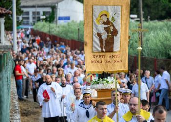 Slobodna Dalmacija – Sutra slavimo blagdan svetog Antuna Padovanskog. Donosimo raspored misa na Poljudu i u svetog Frane