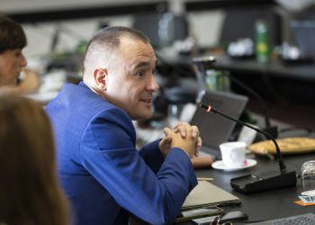 Slobodna Dalmacija – Tajnik Centra opleo po Šuti: ‘Genijalno, ne znamo kako se toga nisu dosjetili Rim, Barcelona… Kad nemaš rješenja…’