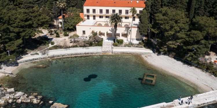 Slobodna Dalmacija – Tko je ovdje lud? Splitska ustanova baš sada proziva bivše šefove u Banovini: ‘Upozoravali smo Grad u više navrata…’