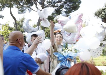 Slobodna Dalmacija – U KBC-u Split otvoren ‘Park života’, niknuo je iz čiste ljudske dobrote. Poletjele i bijele golubice: ‘Puno je emocija’