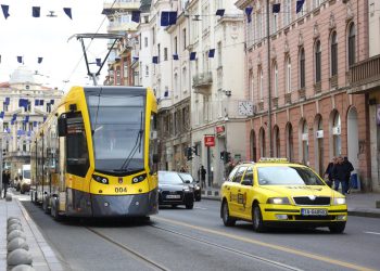 Slobodna Dalmacija – VIDEO Ovo mogu samo Splićani; pogledajte ovaj ‘nastup’ u sarajevskom tramvaju, oduševili su raju: ‘Kao da smo na Rivi’