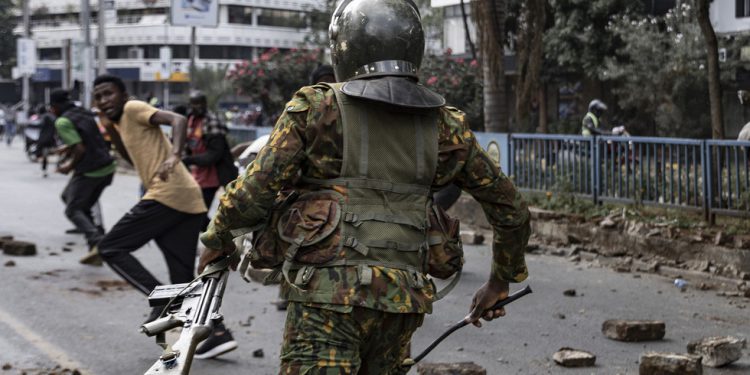 Smrti prijavljeni tijekom prosvjeda u Keniji (video) – RT Afrika