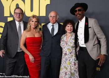 Šok kao što suzbijate vaše entuzijazam zvijezda odbija ići na pozornicu na komičnoj emisiji preko 800 dolara provjere