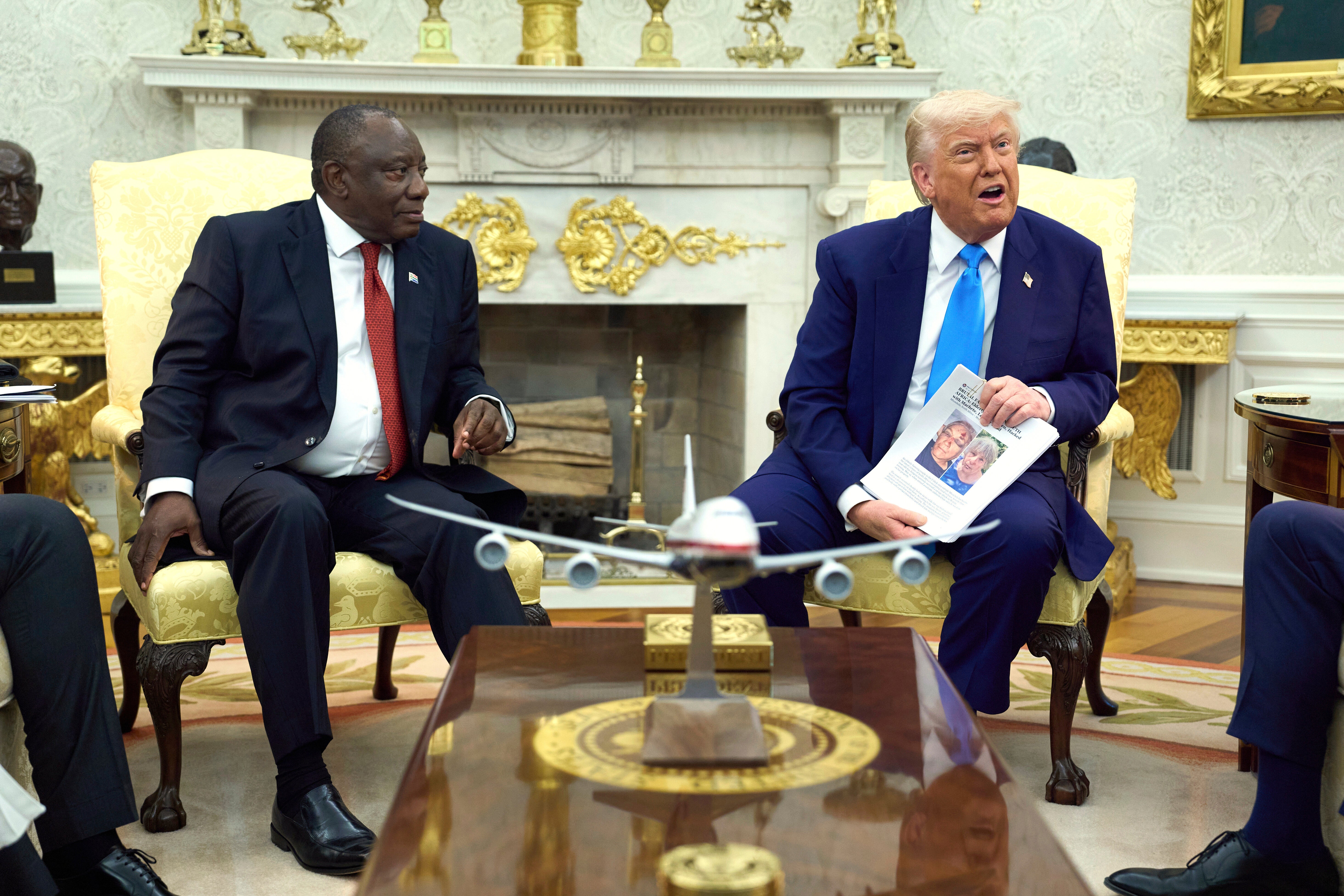 Predsjednik Donald Trump s predsjednikom Južne Afrike Cyril Ramaphosa u Ovalnom uredu Bijele kuće