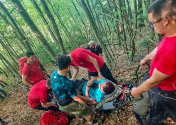 Spašena planinarka na Troglavu: Slomila nogu tijekom spuštanja, u akciji sudjelovali GSS HBŽ i planinari