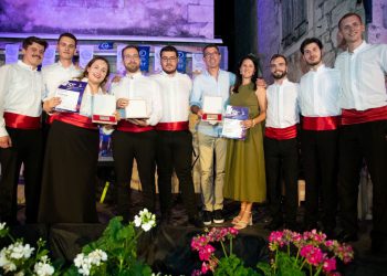 Splitska klapa Dežgracija s „Gomilom“ pomela nagrade na Omiškom festivalu