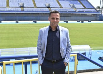 Sportske novosti – Klupska legenda i hit-trenera lige te zagrljaj. Srdačan, dug. Je li to tandem za povratak trofeja?