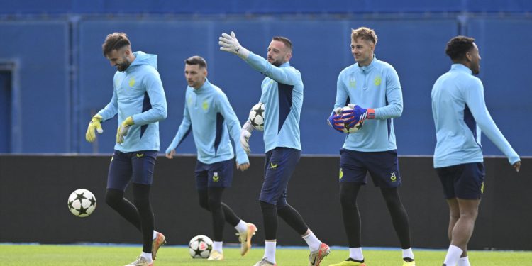 Sportske novosti – Kovačević još važe, ali prema Sloveniji na pripreme ide s 30-ak igrača. Otpada najstariji?