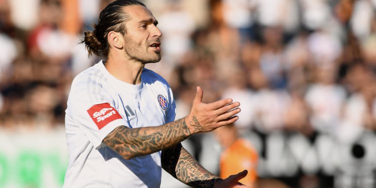 Sportske novosti – Livaja napokon doznao kaznu za crveni karton i srednji prst Armadi! Ostat će na produljenom odmoru…