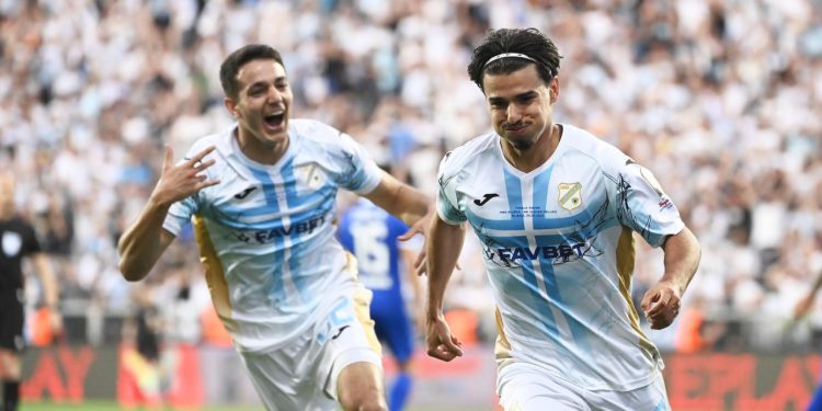 Sportske novosti – Može li Rijeka zadržati jednog od prvih junaka duple krune? Nisu mu vjerovali, no više nije ‘prolazni stranac’