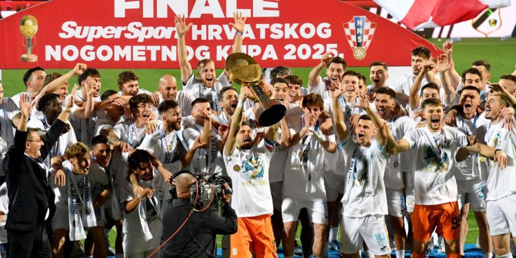 Sportske novosti – Nije heroj s naslovnica, nije skandal-majstor, nije čovjek iz realityja! On je radnik i vitez s rukavicama