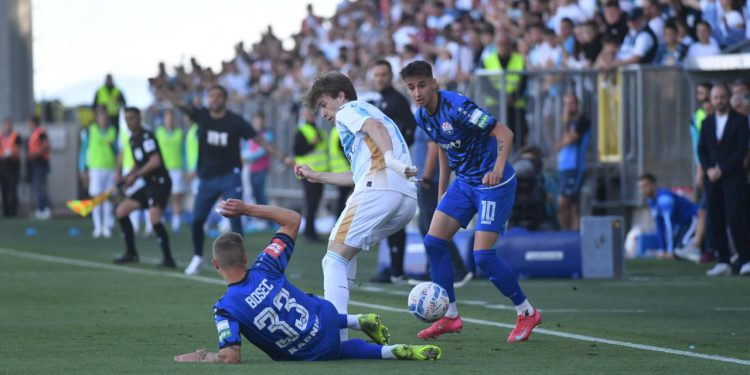 Sportske novosti – Novi Rijekin adut nogomet ima u “malom prstu”, ali još ga muče zaostaci iz američkog MLS-a…